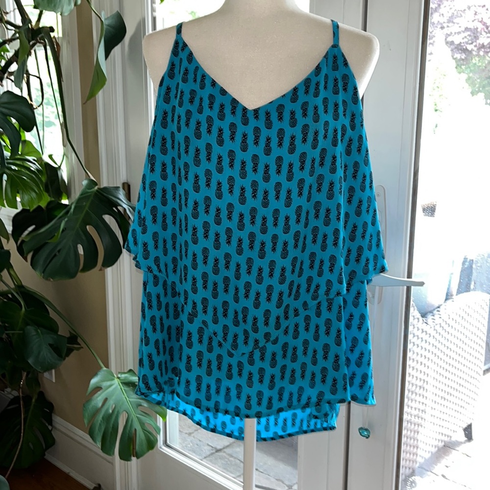 Torrid layered silky flowy tank top Sz 1X pineapple design Gently used plus size